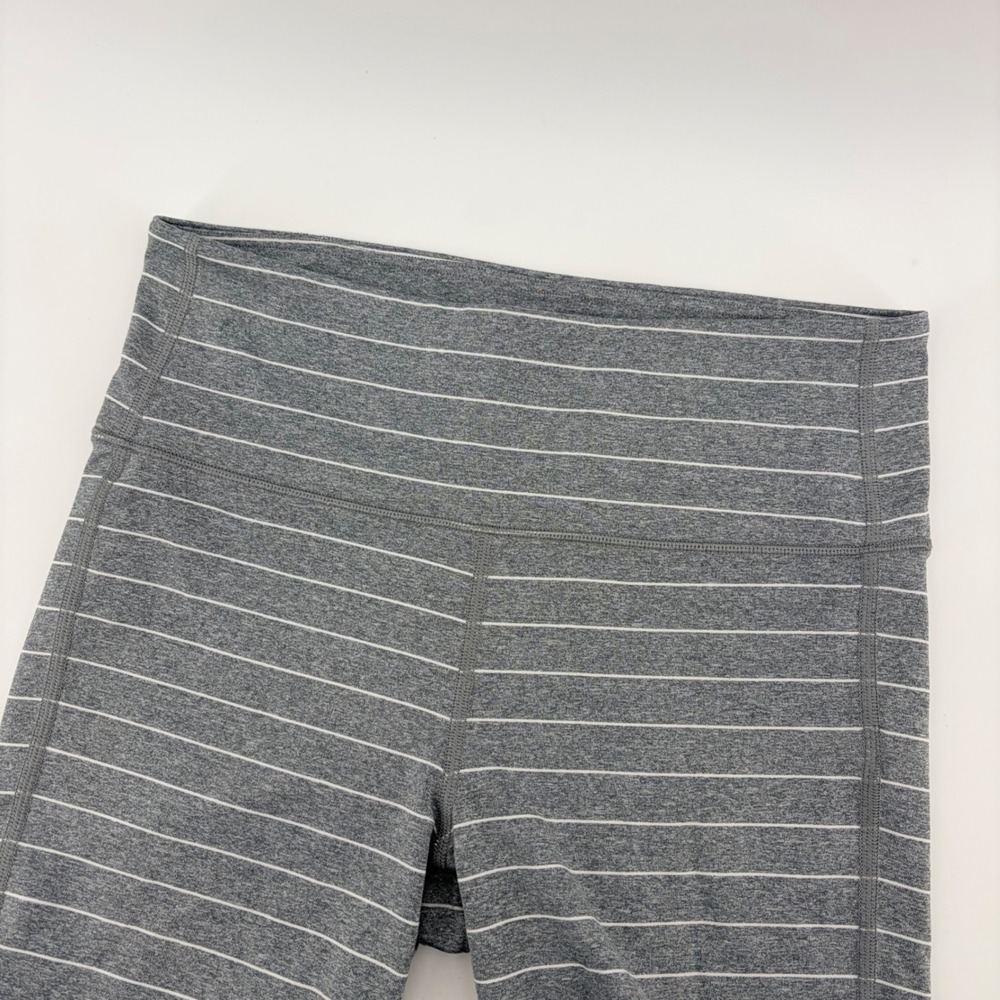Athleta High Rise Striped Athletic Leggings Size MT Grey White Yoga Pants